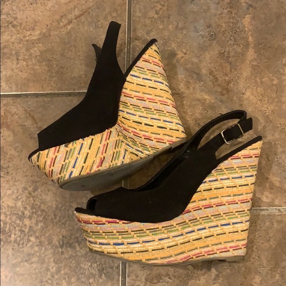 Size 9 wedges🌸 - Picture 3 of 5